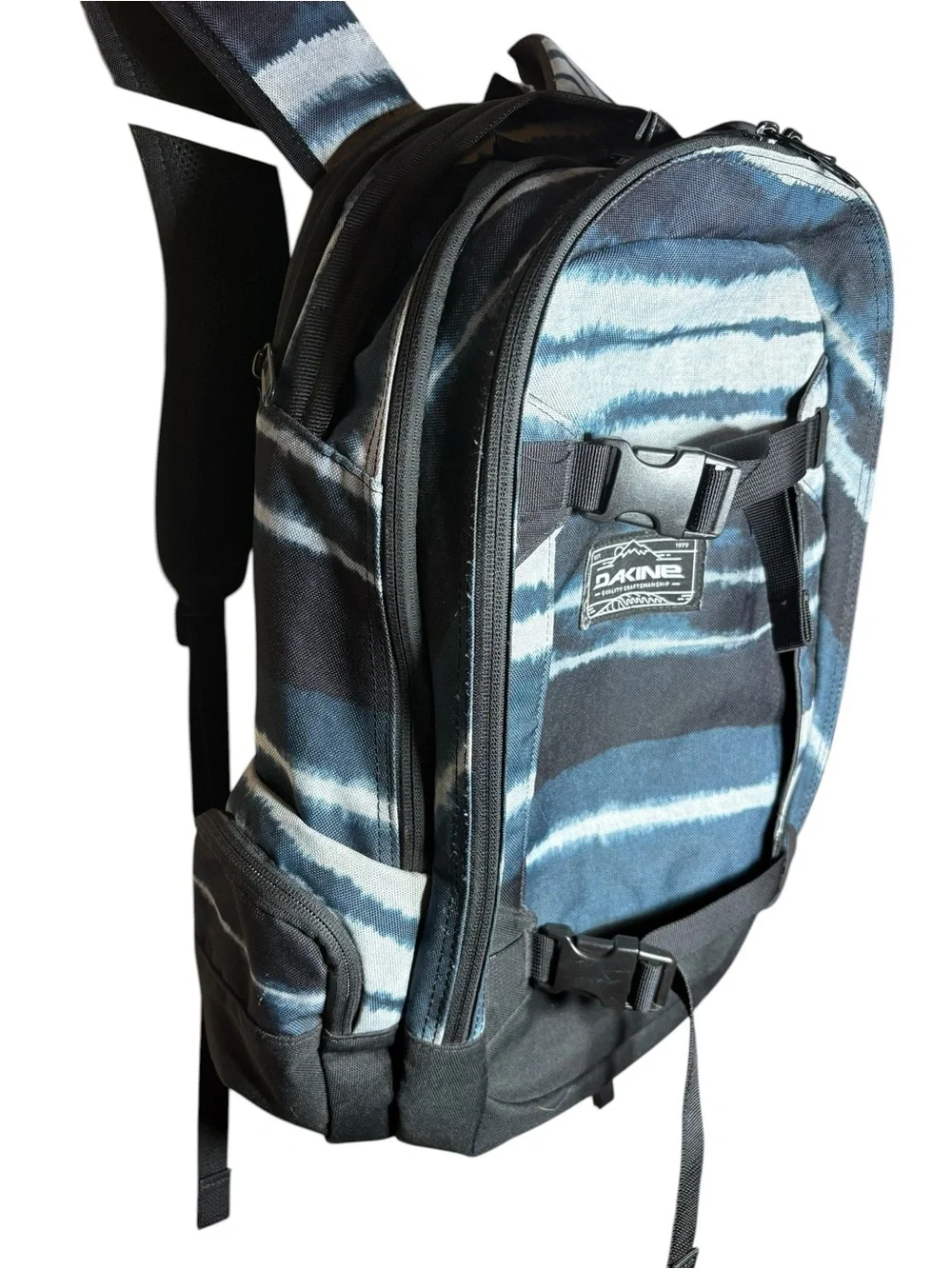DAKINE | Blue Tie-Dye ‘Resin Stripe’ Mission 25L Backpack Snowboarding Winter